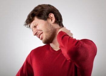 Σπιτικές λύσεις για τον πόνο στον αυχένα