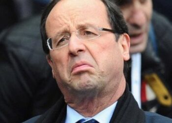 H φωτογραφία του Ολάντ με τους παγκόσμιους ηγέτες που προκαλεί γέλια – Ο άνθρωπος είναι αλλού [εικόνα]