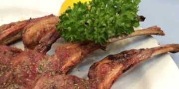 Οι Γιαπωνέζοι μαθαίνουν τα «παϊδάκια»: Αφιέρωμα-ύμνος ιαπωνικής εφημερίδας για την ελληνική κουζίνα στο Τόκιο [εικόνες]