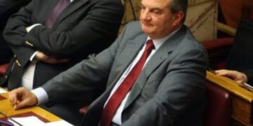 Νικήτας Κακλαμάνης: Μου είπε ο Καραμανλής να σας πω ότι δεν τον ενδιαφέρει η Προεδρία της Δημοκρατίας