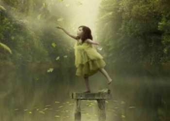 Μητέρα μεταμορφώνει την αναπηρία της κόρης της σε τέχνη [εικόνες]