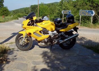 ΠΩΛΕΙΤΑΙ HONDA VTR