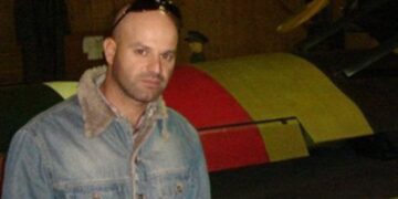 Ο Κερκυραίος κομμωτής που μιλάει με την Τρόικα -Το email που του έστειλε ο Ματίας Μορς [εικόνες]