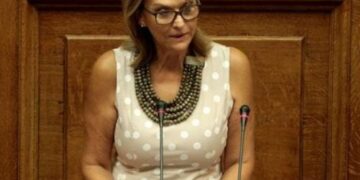 Η Ρεπούση πήγε κόντρα στη ΔΗΜΑΡ, καταψηφίζει τις γενοκτονίες