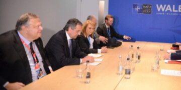 Τι συζήτησε ο Σαμαράς στα ολιγόλεπτα τετ α τετ με Μέρκελ και Ράμα στη Σύνοδο του ΝΑΤΟ