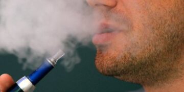 Μελέτη-σοκ: Τα ηλεκτρονικά τσιγάρα εκπέμπουν τοξικά μέταλλα