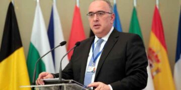 Ο Υφυπουργός Υποδομών, Μεταφορών και δικτύων, Μιχάλης Παπαδόπουλος μιλά σε συνέδριο για τα Δίκτυα Νέας Γενιάς στο Ζάππειο Μέγαρο, Πέμπτη, 13 Φεβρουάριου 2014. Συνέδριο με θέμα "Δίκτυα Νέας Γενιάς (NGN): Πυλώνας για τη διαδικτυακή ανάπτυξη" διοργανώνει το Υπουργείο Υποδομών, Μεταφορών & Δικτύων, σε συνεργασία με τη Διεθνή Ένωση Τηλεπικοινωνιών (International  Telecommunication Union - ITU) και την Ευρωπαϊκή Επιτροπή στοχεύοντας στην παρουσίαση των πλέον πρόσφατων εξελίξεων σε εθνικό και ευρωπαϊκό επίπεδο όσο αφορά στα Δίκτυα Νέας Γενιάς και της συνεισφοράς τους στην Ψηφιακή  Οικονομία για την προώθηση της ανάπτυξης και της απασχόλησης.  ΑΠΕ-ΜΠΕ/ΑΠΕ-ΜΠΕ/ΠΑΝΤΕΛΗΣ ΣΑΙΤΑΣ