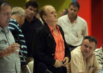 Προειδοποιητικό μήνυμα των ιδιοκτητών ταξί στον ΣΥΡΙΖΑ, μετά τη συνάντηση Δούρου&οδηγών ταξί – Παρενέβη ο Μιχάλης Παπαδόπουλος