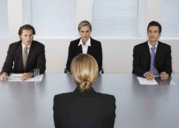6 ερωτήσεις που πρέπει να κάνετε σε κάθε επαγγελματική συνέντευξη