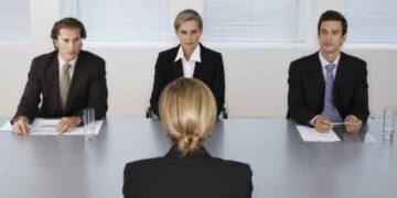 6 ερωτήσεις που πρέπει να κάνετε σε κάθε επαγγελματική συνέντευξη