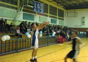 Κάγκελα- ΚΙΝΔΥΝΟΣ ΘΑΝΑΤΟΣ- στο κλειστό γυμναστήριο