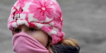 Μένει το κρύο, υποχωρούν σταδιακά οι χιονοπτώσεις