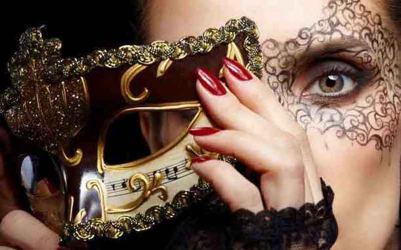 Aλήθειες κρυμμένες σε ψέματα