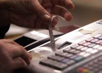 Απαλλάσσονται από τον ΦΠΑ 450.000 επαγγελματίες