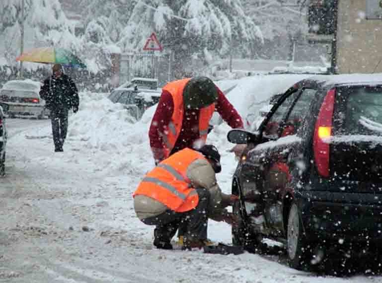 Δείτε την κατάσταση στους δρόμους (τελευταία ενημέρωση από την ΕΛ.ΑΣ. ώρα 14:30) – Που χρειάζονται αλυσίδες