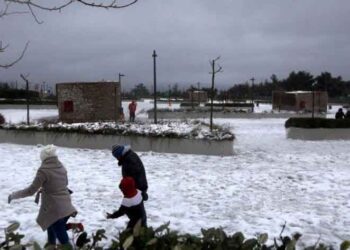 Ο καιρός της Παρασκευής. Παραμένει το τσουχτερό κρύο
