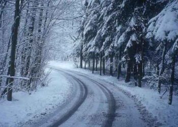 Στην κατάψυξη όλη η χώρα – Πού χιονίζει τώρα