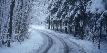 Στην κατάψυξη όλη η χώρα – Πού χιονίζει τώρα