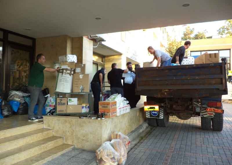 Δήμος Κοζάνης-Ι.Μ. Σερβίων&Κοζάνης: Συγκέντρωση ειδών για τους πρόσφυγες