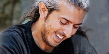 Η Μουσική Γωνιά του Μίλτου Ηλιάδη στο e-ptolemeos.gr – Σου Μιλώ Και Κοκκινίζεις [Live] – Γιάννης Χαρούλης