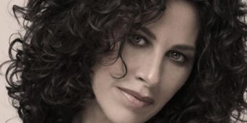 Η Μουσική Γωνιά του Μίλτου Ηλιάδη στο e-ptolemeos.gr – Ελευθερία Αρβανιτάκη – Μέτρησα (Να μ’ αγαπάς χίλιες φορές)