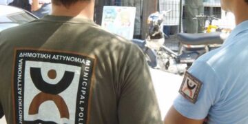 Έλεγχοι από τη Δημοτική Αστυνομία Κοζάνης: Αποκαταστάθηκαν οι πινακίδες φορτοεκφόρτωσης στους εμπορικούς δρόμους της Κοζάνης