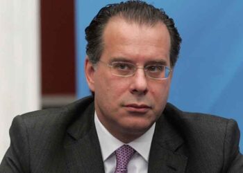 Γ. Κουμουτσάκος: ” Γρονθοκοπούν την ελευθερία για να σκοτώσουν την Δημοκρατία