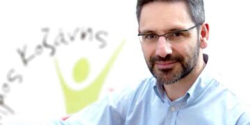 Ο δήμαρχος Κοζάνης συνομιλεί με τους πολίτες