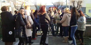 ΠΤΟΛΕΜΑΪΔΑ: Σε κινητοποιήσεις οι εργαζόμενοι στα προγράμματα κοινωφελούς εργασίας – Με αίτημα την παράταση των συμβάσεών τους 