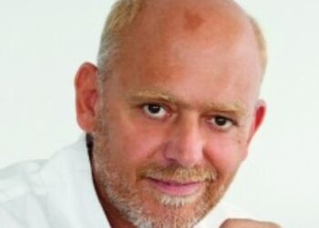 Χριστουγεννιάτικα μπισκότα από το Στέλιο Παρλιάρο… (Δείτε βίντεο)