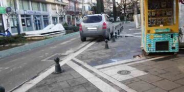 ΑΠΙΣΤΕΥΤΟ: Να γιατί μπήκαν τα κολονάκια της Πτολεμαΐδας ένα μέτρο πιο μέσα – ΦΩΤΟΓΡΑΦΙΑ