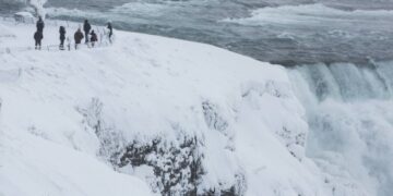 Πάγωσαν οι καταρράκτες του Νιαγάρα – Φανταστικές φωτογραφίες