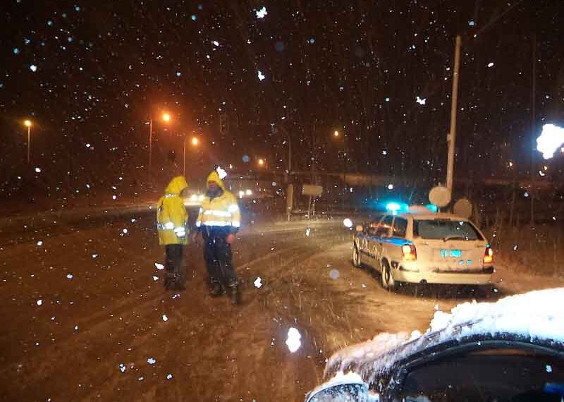 ΕΛ.ΑΣ.: Δείτε πού χρειάζονται αλυσίδες-που διεκόπη η κυκλοφορία στο οδικό δίκτυο