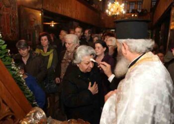 Ο Ακάθιστος Ύμνος υπό την σκέπη της Εικόνας του Αγίου Φανουρίου (video)