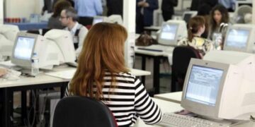 Πώς θα γίνουν οι επαναπροσλήψεις στο Δημόσιο