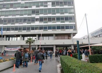 Σοβαρά επεισόδια με έναν τραυματία στο ΑΠΘ