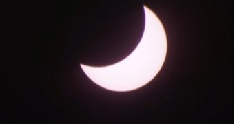 Δείτε σε ζωντανή μετάδοση την έκλειψη Ηλίου!