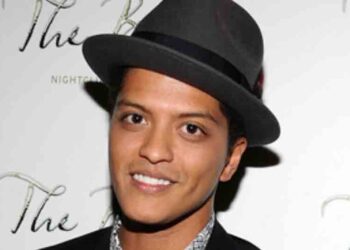 Η Μουσική Γωνιά του Μίλτου Ηλιάδη στο e-ptolemeos.gr – Bruno Mars – Locked Out Of Heaven