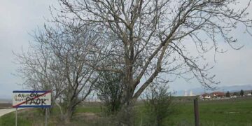 Λαϊκή συνέλευση στους Αναργύρους για τη μετεγκατάσταση, τη Δευτέρα του Πάσχα