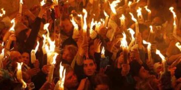 Δεύτε λάβετε φως, εκ του ανεσπέρου φωτός, γράφει ο Γεώργιος Γιαννάκης