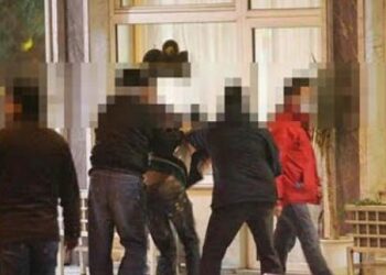 Με άγριο ξύλο έλυσαν τις διαφορές τους – Συλλήψεις και τραυματισμοί νεαρών στην Κοζάνη – Τι αναφέρει η επίσημη ανακοίνωση της ΕΛ.ΑΣ.