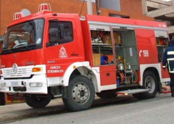 ΦΩΤΙΑ ΣΤΗΝ ΕΝΩΣΗ ΚΑΤΑΣΚΕΥΑΣΤΩΝ ΕΠΙΠΛΩΝ ΣΤΗ ΛΕΩΦΟΡΟ ΑΛΙΜΟΥ 45