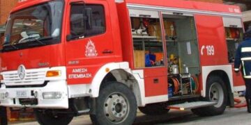 ΦΩΤΙΑ ΣΤΗΝ ΕΝΩΣΗ ΚΑΤΑΣΚΕΥΑΣΤΩΝ ΕΠΙΠΛΩΝ ΣΤΗ ΛΕΩΦΟΡΟ ΑΛΙΜΟΥ 45