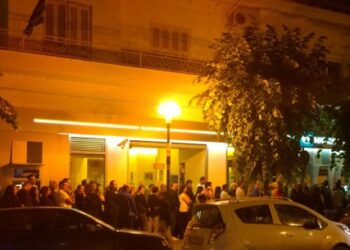 Αναστάτωση και στην περιοχή μας από την αργία στις τράπεζες – Μέχρι και τα μεσάνυχτα έτρεχε ο κόσμος στα ATM