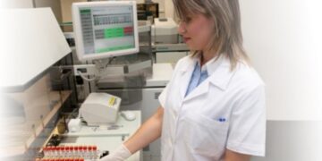 Θέσεις εργασίας: Ζητείται βοηθός μικροβιολόγου στην Πτολεμαΐδα