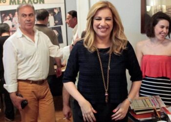 Νέα πρόεδρος του ΠΑΣΟΚ η Φώφη Γεννηματά