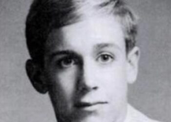 Η Μουσική Γωνιά του Μίλτου Ηλιάδη στο e-ptolemeos.gr – Iggy Pop – Cry For Love [Official Music Video]