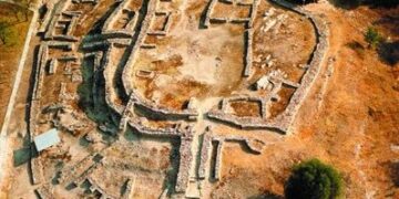 Για αρχαιοκαπηλία συνελήφθη 52χρονος αρχαιολόγος και η 49χρονη σύζυγός του στην Κοζάνη – Εργαζόταν ως συμβασιούχος σε ανασκαφές της περιοχής – Από την Προϊστορική έως τη Βυζαντινή Εποχή τα αντικείμενα