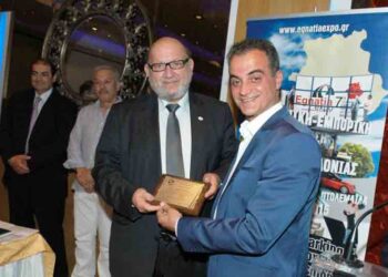 Διπλή βράβευση, από τα Παραπολιτικά του Παλμού 17/06/2015