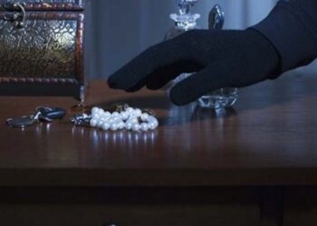 Έκλεψαν χρυσαφικά αξίας 50.000 € από οικία στη Φλώρινα – Έλειπαν σε διακοπές οι ιδιοκτήτες – Συμβουλές από την ΕΛ.ΑΣ. για την περίοδο των διακοπών